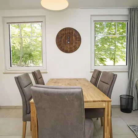 Rex Rugia Haus 17 07 *